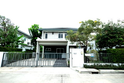 บ้านเดี่ยวให้เช่า : HR3557เช่าบ้านเดี่ยวหรู มัณฑนา บางนา-วงแหวน (ซอยราม2) 76.5 ตร.ว. หลังใหญ่ แต่งครบ พร้อมอยู่ เดินไปรร.นานาชาติ Dulwich ได้เลย