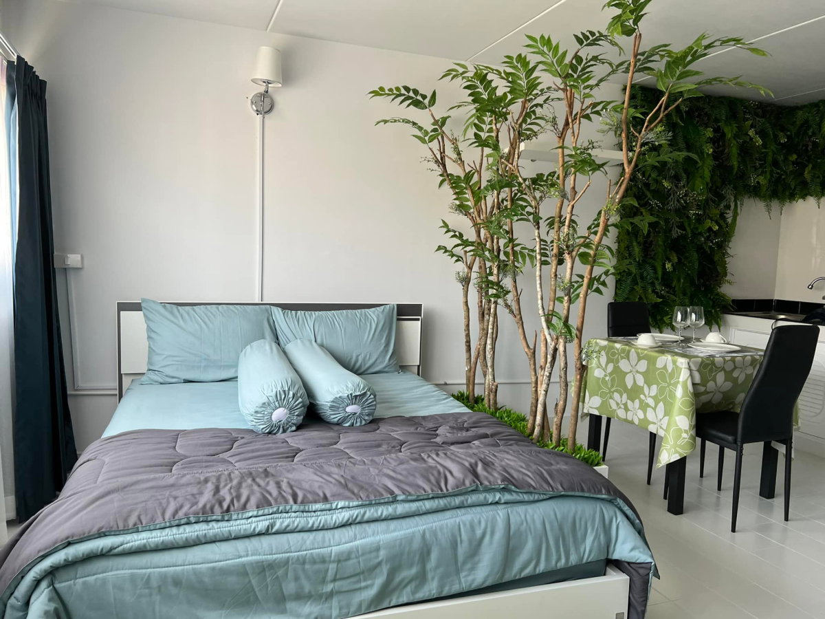 picture Special Studio Room 28. sqm C9 Popula Condo by Prathomlerk - 5/15