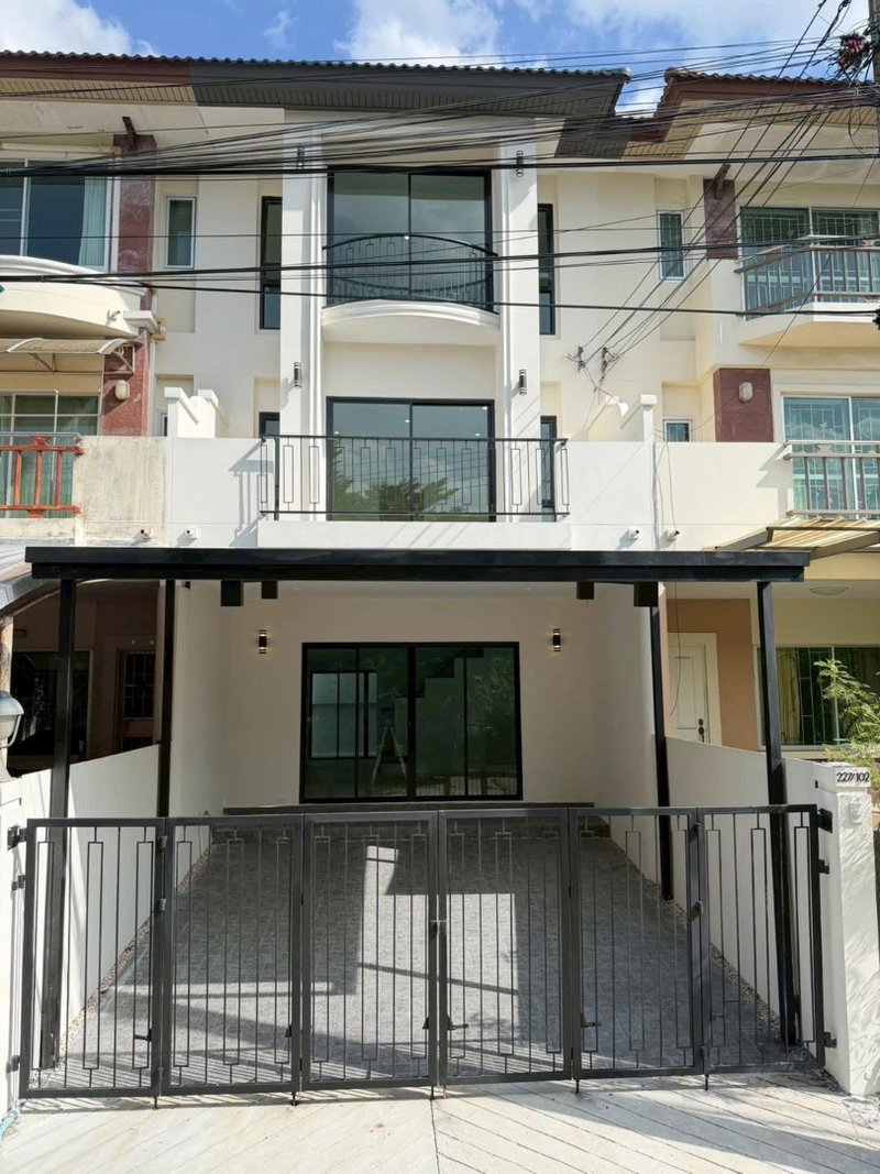 Townhouses for sale : ⭐✨RH-048 Townhome for Sale at Supalai Park Ville 2 (Phaholyothin 48) ✨⭐