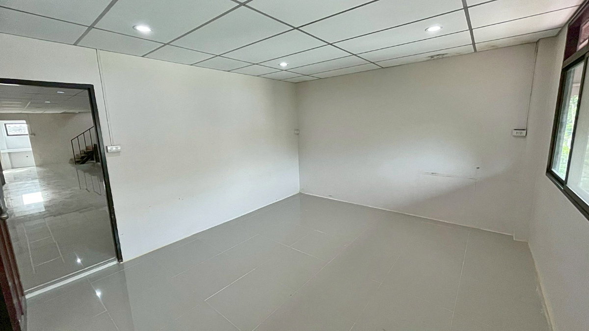picture Home office for rent at On Nut 20 Sukhumvit 77 - 12/24