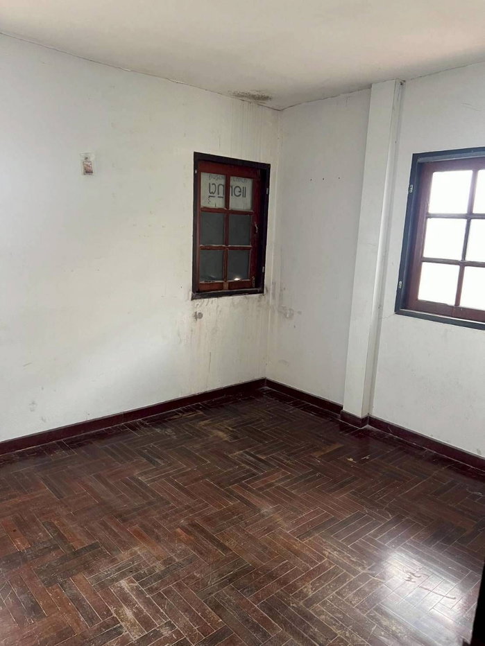 picture House for Sale in Varocha 5 Village  A charming family home on a spacious 107 Sq.Wah land plot, conveniently located near Bang Phli Industrial Estate  - 9/17