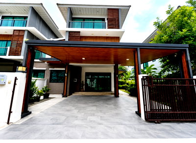 Twin houses for rent : 3-story semi-detached house for rent, Supalai Essence Ladprao, beautiful house, large area, complete functions, near the Yellow Line, Ladprao 107.