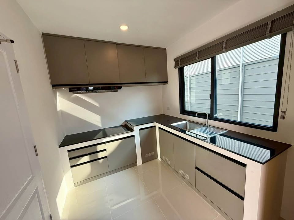 รูป HR3566ให้เช่าบ้านเดี่ยวหรูหลังใหญ่ 85 ตร.ว. CENTRO วิภาวดี ใกล้สนามบินดอนเมือง & รร.นานาชาติ Harrow บ้านใหม่พร้อมอยู่ มีห้องแม่บ้าน + EV Charger - รูปที่ 4/46
