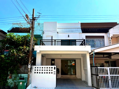 ขายทาวน์โฮม : 🚈 ขายด่วน! ทาวน์เฮาส์ 2 ชั้น 🏡 หมู่บ้านร่มรื่นวิลล์ 4 (Muban Romruen Ville 4) | ใกล้ MRT สามแยกบางใหญ่