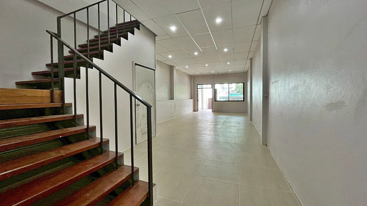 picture Home office for rent at On Nut 20 Sukhumvit 77 - 5/24