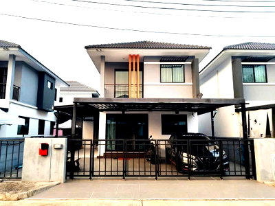 Houses for sale Hang Dong Post Office : 2-Storey Detached House for Sale in a Residential Project