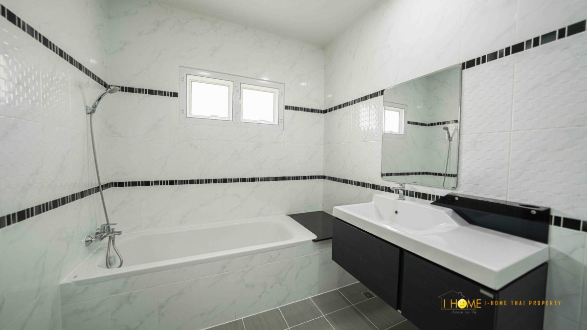 picture  Spacious 2-Storey Detached House for Rent in a Secure Residential Estate - 36/38