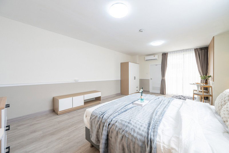 picture A045882 Royal Tower 3 - 5/8