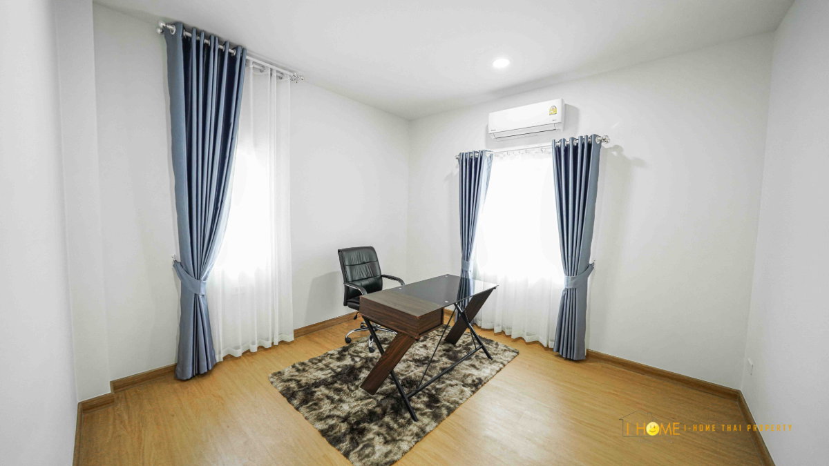 picture  Spacious 2-Storey Detached House for Rent in a Secure Residential Estate - 24/38