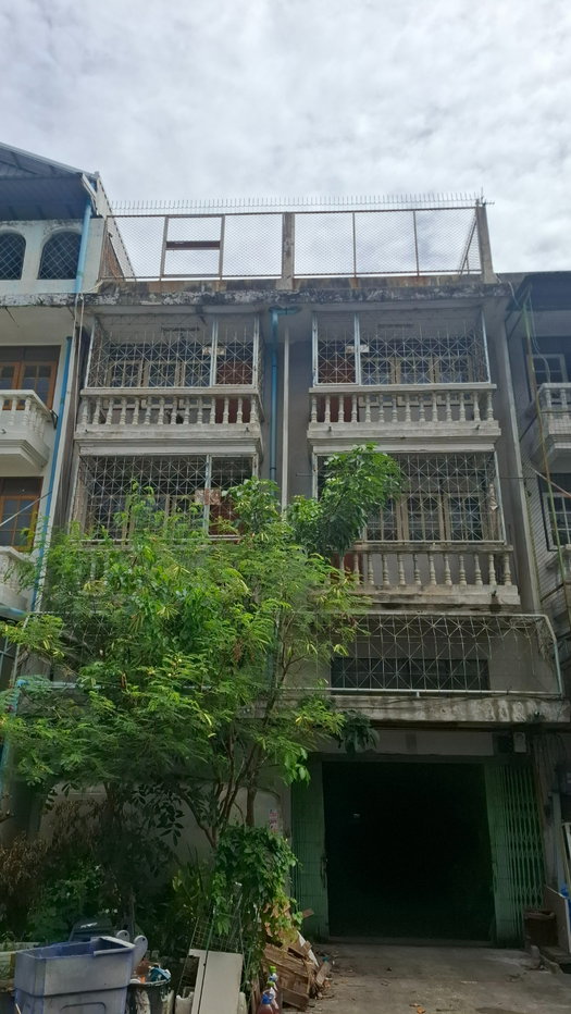 รูป อาคารพาณิชย์ 2 ห้อง 3 ชั้นครึ่ง 72 ตรว. มีโกดังด้านหลัง - รูปที่ 1/2