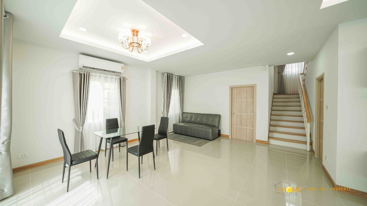 picture  Spacious 2-Storey Detached House for Rent in a Secure Residential Estate - 11/38