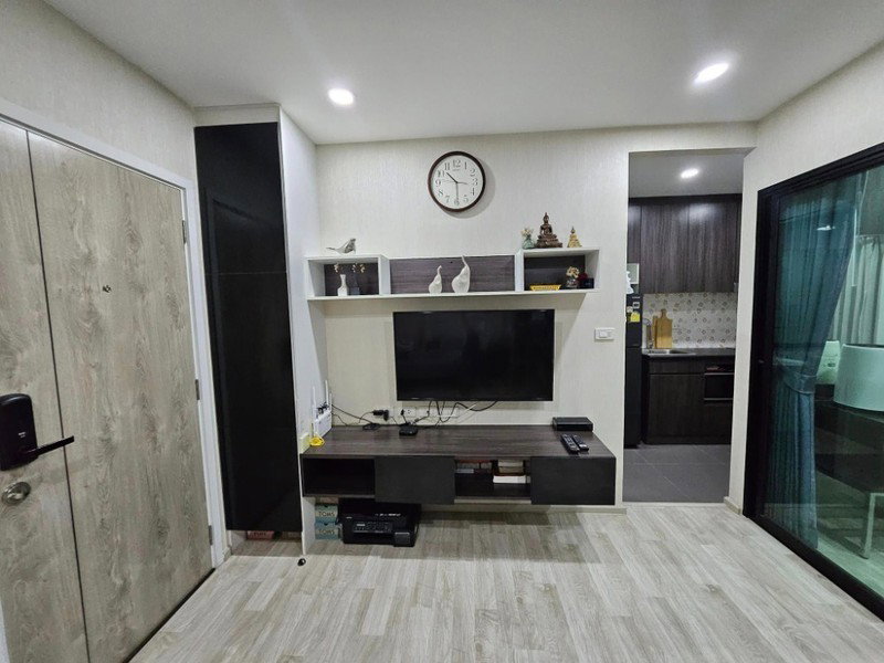picture A045472 D Mark Condo @ Sutthisan - 2/7