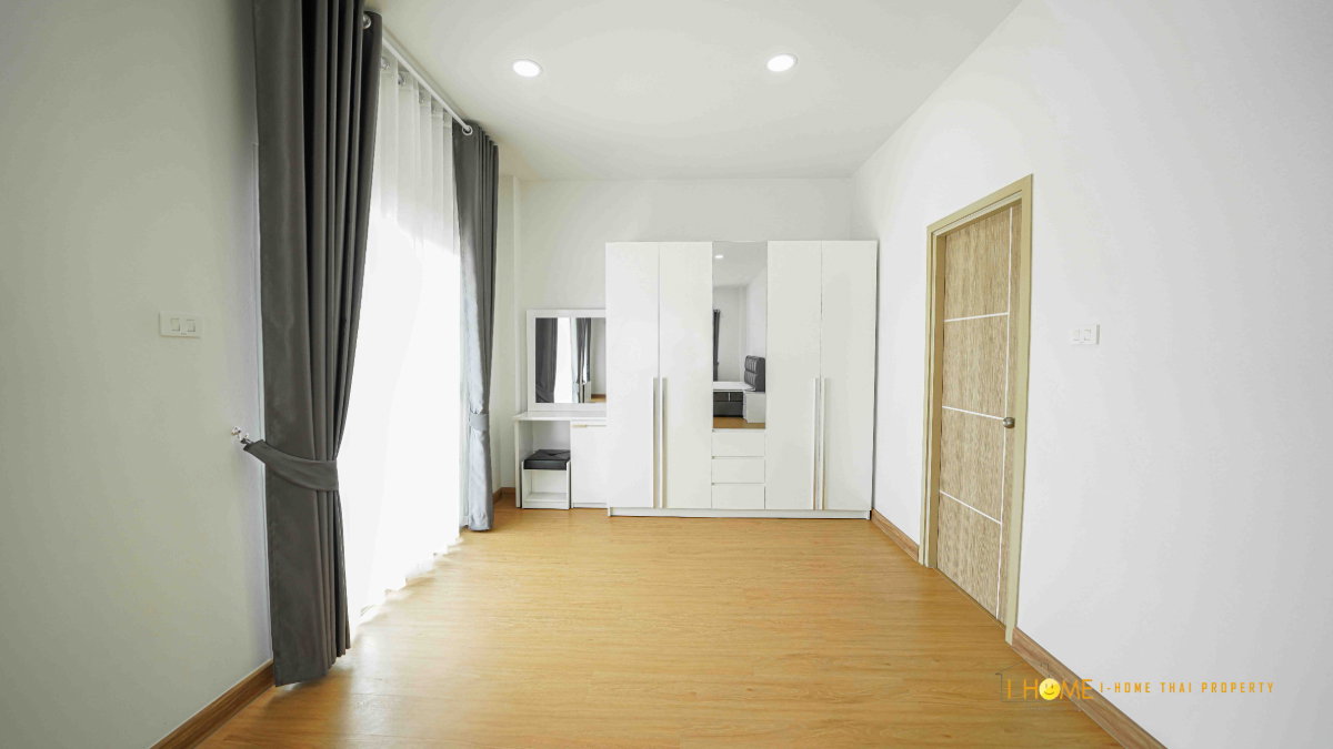 picture  Spacious 2-Storey Detached House for Rent in a Secure Residential Estate - 34/38
