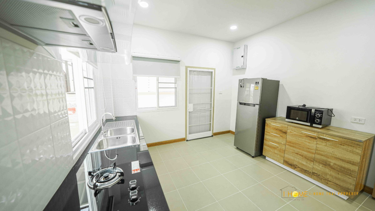 picture  Spacious 2-Storey Detached House for Rent in a Secure Residential Estate - 19/38