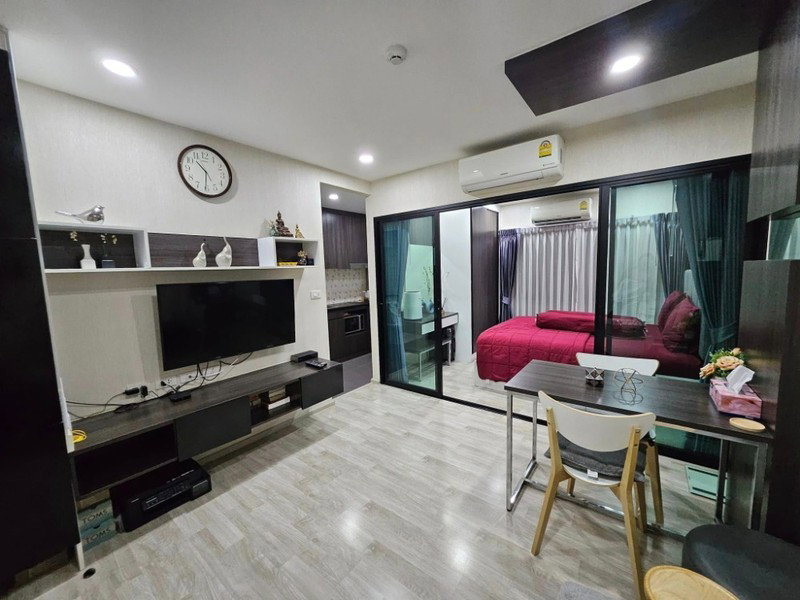 picture A045472 D Mark Condo @ Sutthisan - 6/7