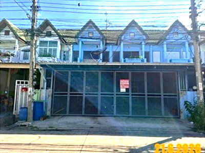 Townhouses for sale Suwannaphum International Airport : TOWN HOUSE 40 Sq.w. Lat Krabang Bangkok for 3.1M
