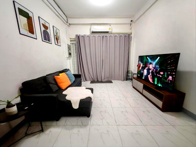 Townhouses for rent Thonburi Vocational College : Soi Charoen Nakhon 48 Ready to move in