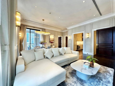 98 Wireless | Elegant 2 Bedroom Condo in Prime Location - BR12414CD