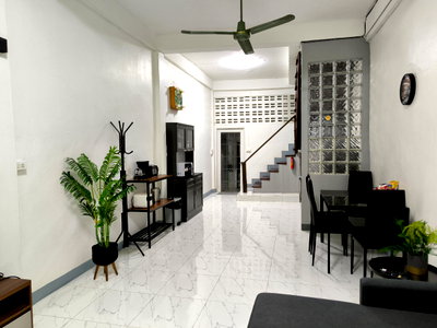 Shophouses for rent วิทยาลัยอาชีวศึกษาเสาวภา :  Residential for rent in Soi Charoen Nakhon 48