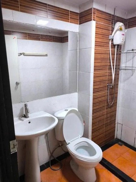 picture A010289 Regent Home 1 - 2/8