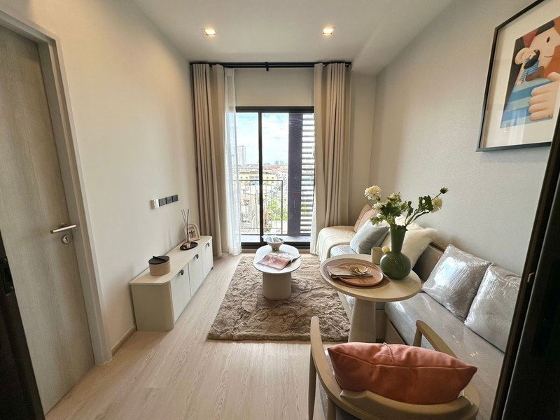 รูป A045631 Reference Sathorn - Wongwianyai - รูปที่ 1/8