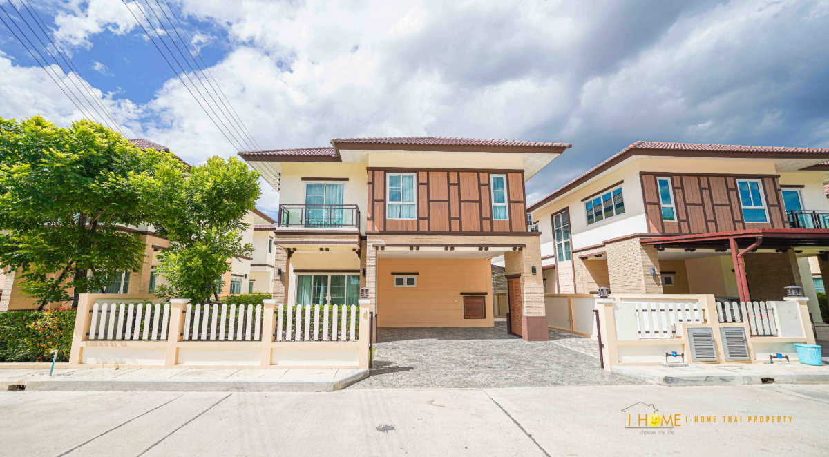 picture  Spacious 2-Storey Detached House for Rent in a Secure Residential Estate - 1/38