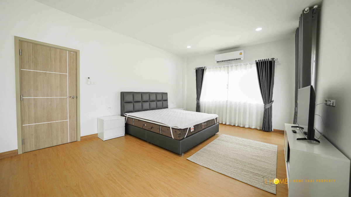 picture  Spacious 2-Storey Detached House for Rent in a Secure Residential Estate - 31/38