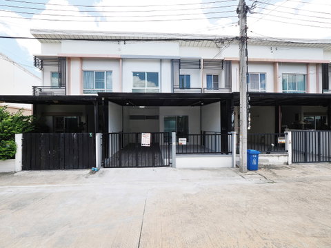 ขายราคาพิเศษ ทาวน์เฮ้าส์ 2 ชั้น ม.พลีโน่ 20.4 ตร.ว. 3 นอน 2 น้ำ [รัตนาธิเบศร์–ชัยพฤกษ์] ขาย 1.88 ล้านบาท