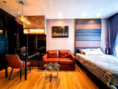 Condos for sale : A045581 Park Origin Phrom Phong