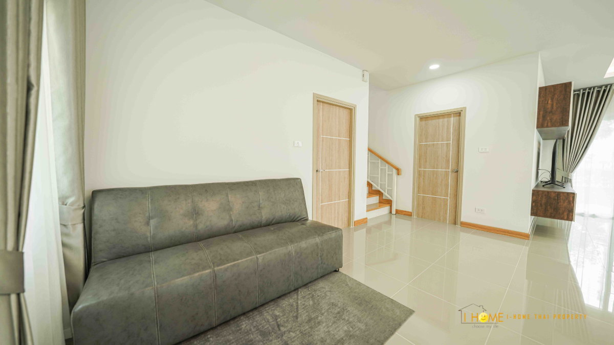 picture  Spacious 2-Storey Detached House for Rent in a Secure Residential Estate - 13/38