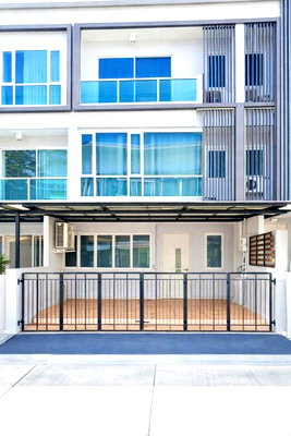 เช่าทาวน์โฮม รร.แย้มจาดวิชชานุสรณ์  : เลียบทางด่วนเอกมัย-รามอินทรา ใกล้MRT วงแหวนตะวันออก 900 ม ให้เช่าโฮมออฟฟิศ 3 ชั้น ย่านเกษตร-นวมินทร์