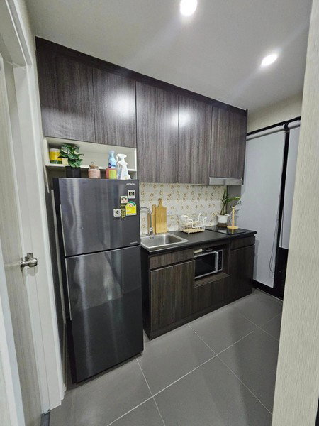 picture A045472 D Mark Condo @ Sutthisan - 3/7