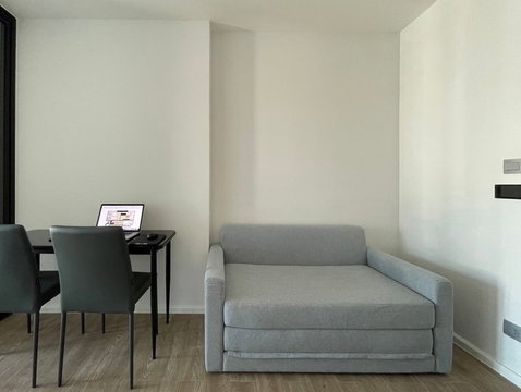 A045761 Modiz Sukhumvit 50