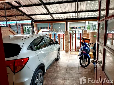 Townhouses for sale : 4 Bedroom Townhouse for sale in Lat Phrao, Bangkok  6532864