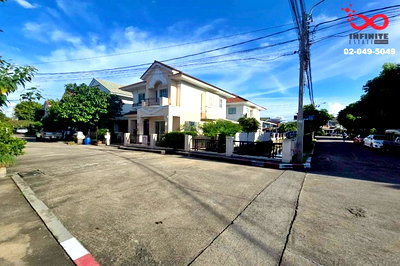 ขายบ้านเดี่ยว : ขายบ้านเดี่ยว 2 ชั้น หลังมุม หมู่บ้านเดอะวิลล่า ท่าอิฐ-รัตนาธิเบศร์ ใกล้ MRT บางรักน้อย-ท่าอิฐ