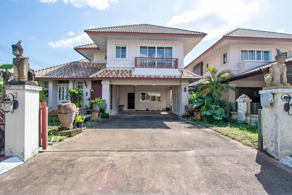 picture  House for rent  4 Bedrooms  and  3 Bathrooms     - 1/15