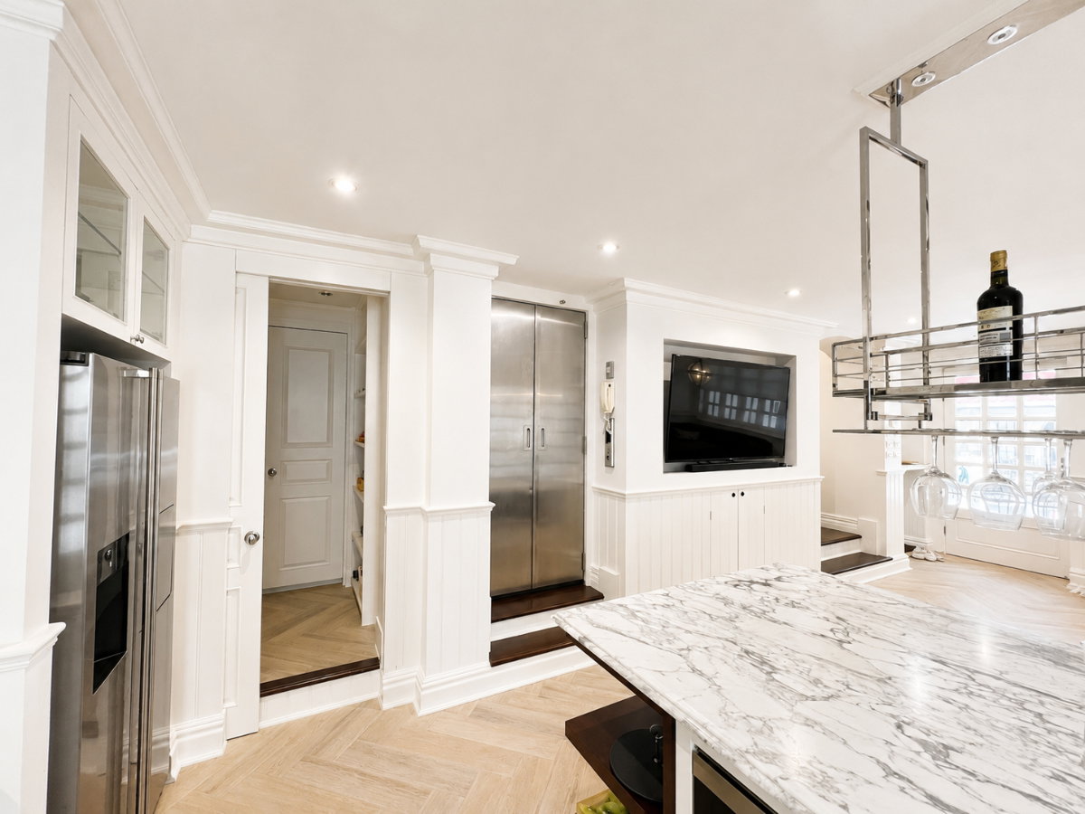 รูป 🏡 ทาวน์โฮมหรูสไตล์อังกฤษให้เช่า เช่า 4 ห้องนอน 5 ห้องน้ำ  📍 บ้านกลางกรุง ทองหล่อ  - รูปที่ 4/18
