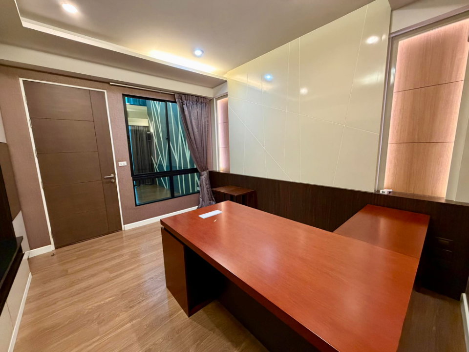 รูป ปล่อยเช่า Townhome Luxury 3.5 ชั้น ทำเลสุขุมวิท ใกล้ BTS อ่อนนุช บ้านสวย วิวสวน เป็นส่วนตัว พร้อมเข้าอยู่ -RW008059 - รูปที่ 5/14