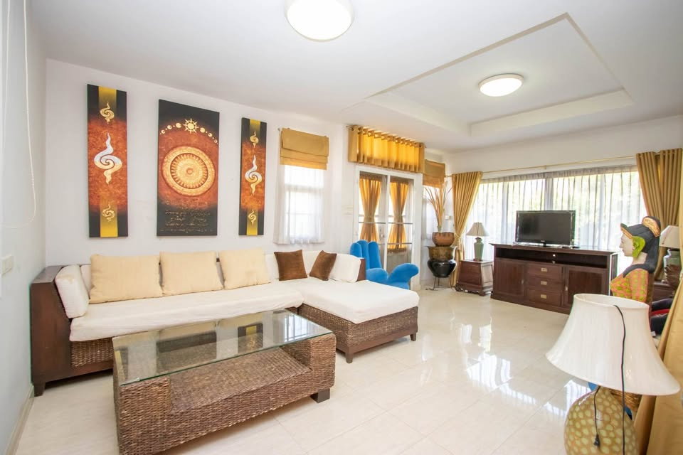 picture  House for rent  4 Bedrooms  and  3 Bathrooms     - 3/15