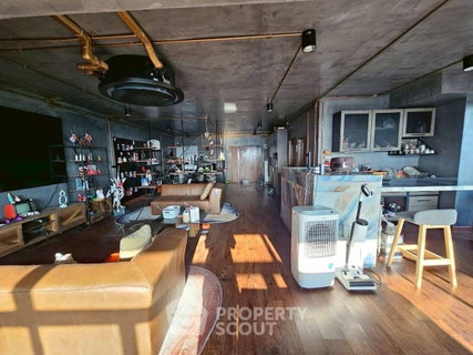 รูปภาพ 2-BR Condo At Unity Tower, Udom Suk Near Bang Chak • Floor 11 (ID 3048336)