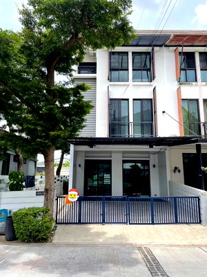 ทาวน์โฮมให้เช่า : 🏡 ให้เช่า ทาวน์โฮม 3 ชั้น บ้านหัวมุม Areeya Mandarina Sukhumvit 77 3 ห้องนอน 3 ห้องน้ำ บ้านสวย ทำเลศักยภาพ