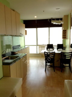 รูปภาพ 🌊Luxury condo for rent at Baan Sathorn Chao Phraya, with stunning Chao Phraya River views, spacious, and close to BTS Krung Thon Buri.🏙️