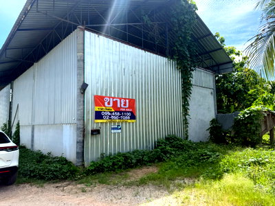 Factory for sale Muang Chumphon Chumphon : 🏭 Two Warehouses + Living Quarters on Freehold Land — Mueang Chumphon