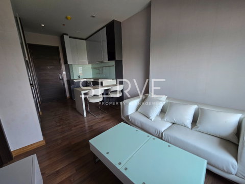 1 Bed with Bathtub Large Room City view Fully furnished Good Location Close to MRT Thailand Cultural Centre Station @ IVY Ampio