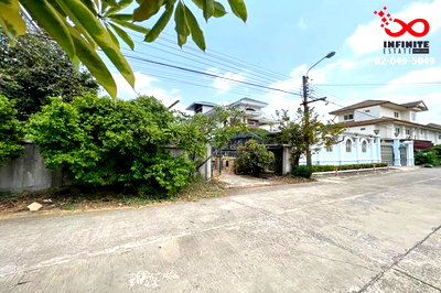 ที่ดิน วิทยาลัยเซาธ์อีสท์บางกอก : ขายที่ดิน 209 ตร.ว. ซอยอ่อนนุช 14 ถนนสุขุมวิท 77 ใกล้ BTS อ่อนนุช