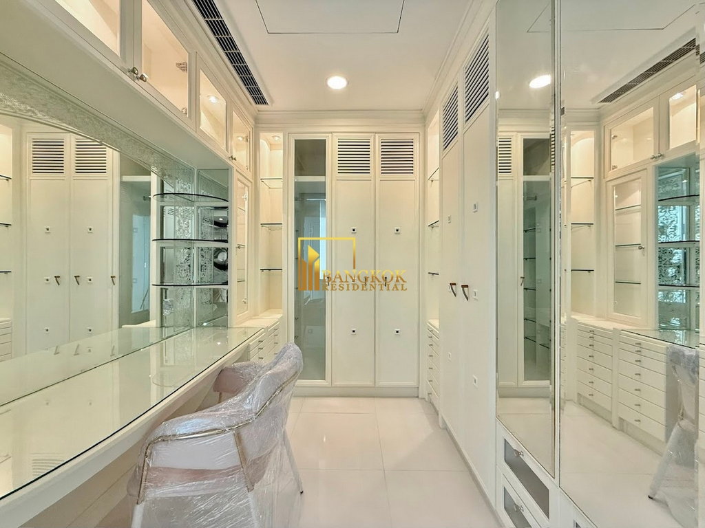 รูป Lumpini Park View | Elegant 3 Bed Condo Near One Bangkok - BR61751CD - รูปที่ 19/41
