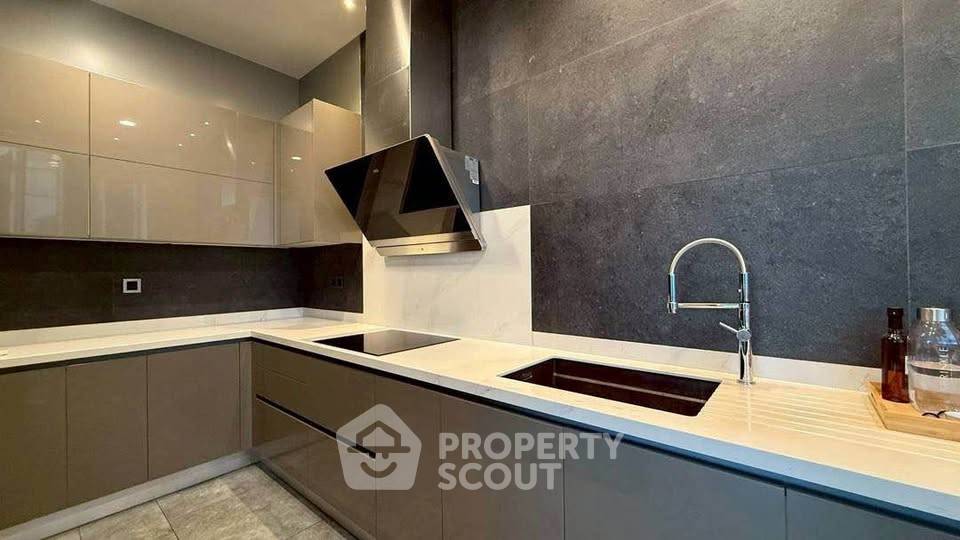 picture 4-BR 300 Sqm Condo At The Esse At Singha Complex, 100m to MRT Phetchaburi (ID 3035240) - 13/13