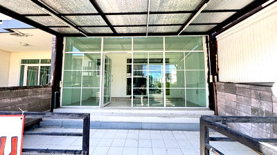 ทาวน์โฮม บางเสาธง สมุทรปราการ : กัสโต้ บางนา-สุวรรณภูมิ บ้านบางหลังขายเพราะราคา แต่หลังนี้ขายเพราะ "ความคุ้มค่าทั้งทำเลและพื้นที่"