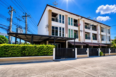 ให้เช่า Baan Klang Muang S-Sense Rama 9 – Ladprao ทาวน์โฮมหลังมุม รีโนเวทใหม่ Built-in ทั้งหลัง พร้อมเข้าอยู่ ใกล้โรงเรียนนานาชาติฝรั่งเศส กรุงเทพ