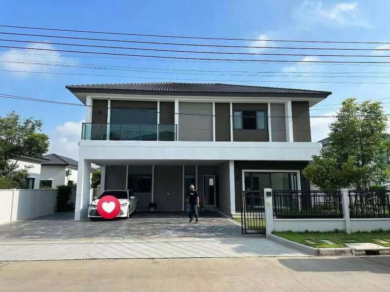 บ้านเดี่ยวให้เช่า : ให้เช่า บ้านเดี่ยวหรู Centro บางบอน พื้นที่กว้าง บรรยากาศเป็นส่วนตัว เฟอร์นิเจอร์ครบ พร้อมเข้าอยู่ (H6916)